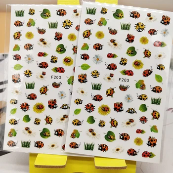 2 adet 3D Tırnak Sticker Uğur Böceği Ayçiçeği Nail Art Süslemeleri Tasarım Çivi Çıkartmaları Folyo Decoraciones Manikür İpuçları Aksesuarları