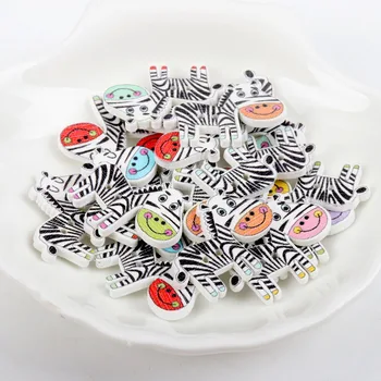 30 adet Karikatür Zebra Ahşap Düğmeler Renkli 2 Delik Dikiş El Yapımı Scrapbooking Craft Dekorasyon Aksesuarları 21x29mm