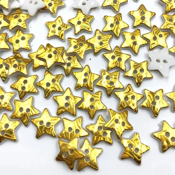 50 ADET 12mm Altın Yıldız 2 Delik Plastik Düğmeler çocuk Giyim Dikiş Aksesuarları DIY Scrapbooking El Sanatları PT301