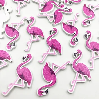 50 adet Deliksiz Flamingolar Ahşap Düğmeler Dikiş Düğmeleri Scrapbooking El Sanatları Aksesuarları 22 * 35mm WB689