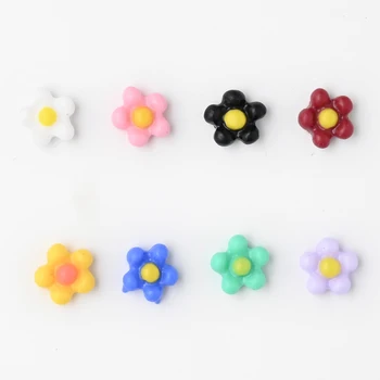 50 Adet / grup Japon Reçine Papatya Tırnak Sanat Dekorasyon Takı Kawaii 3D Renkli Çiçek Çivi Charm Mini Manikür 7.5 mm Rhinestone