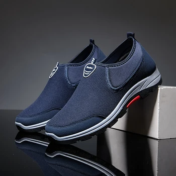 Erkekler için Ayakkabı 2022 Hafif Moda Rahat Yürüyüş Ayakkabısı Nefes Kayma Erkek Loafer'lar Zapatillas Hombre erkek ayakkabısı